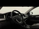 Toyota Highlander 2018 годаүшін15 500 000 тг. в Астана – фото 2