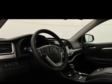 Toyota Highlander 2018 года за 15 500 000 тг. в Астана – фото 2