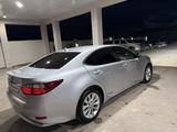 Lexus ES 300h 2014 года за 7 900 000 тг. в Жанаозен – фото 3