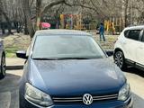 Volkswagen Polo 2015 года за 5 350 000 тг. в Алматы – фото 2