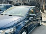 Volkswagen Polo 2015 года за 5 350 000 тг. в Алматы – фото 2