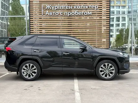Toyota RAV4 Luxe 2020 года за 12 900 000 тг. в Астана – фото 17