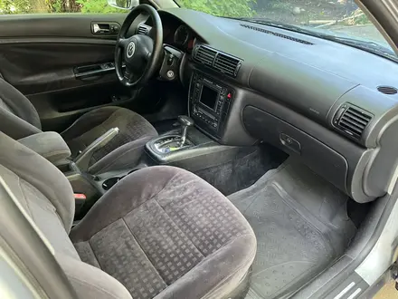Volkswagen Passat 2001 года за 2 950 000 тг. в Алматы – фото 11