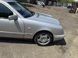 Mercedes-Benz E 230 1995 года за 2 500 000 тг. в Караганда – фото 4