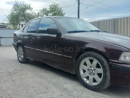 BMW 320 1993 года за 1 000 000 тг. в Семей – фото 2