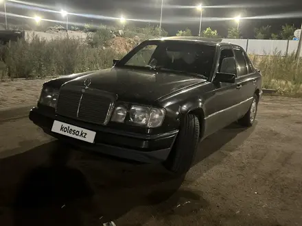 Mercedes-Benz E 300 1991 года за 2 000 000 тг. в Астана – фото 5