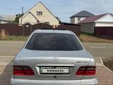 Mercedes-Benz E 55 AMG 2000 года за 4 500 000 тг. в Уральск – фото 2