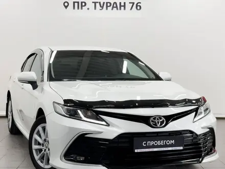 Toyota Camry 2021 года за 13 390 000 тг. в Астана – фото 19