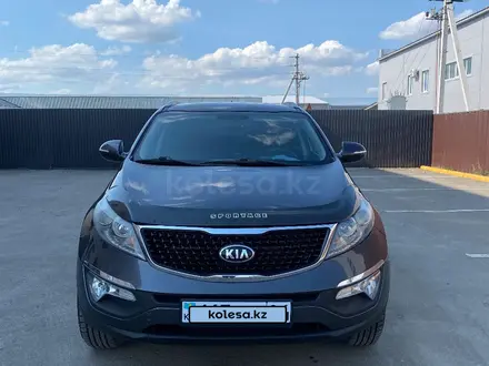 Kia Sportage 2015 года за 7 400 000 тг. в Актобе – фото 2