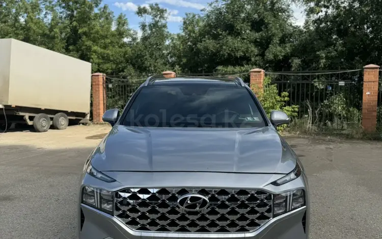 Hyundai Santa Fe 2022 годаfor16 000 000 тг. в Актобе