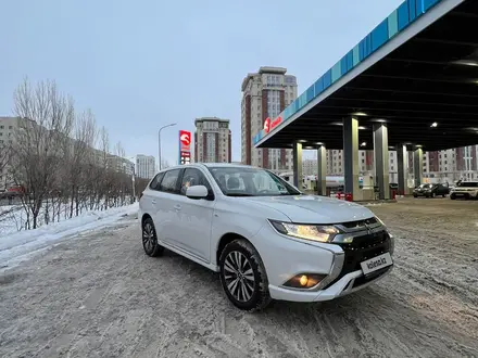 Mitsubishi Outlander 2022 годаүшін11 950 000 тг. в Астана – фото 12