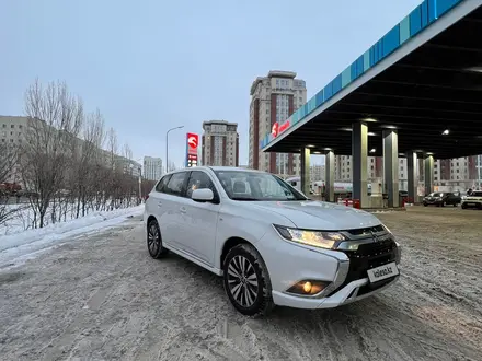 Mitsubishi Outlander 2022 годаүшін11 950 000 тг. в Астана – фото 10