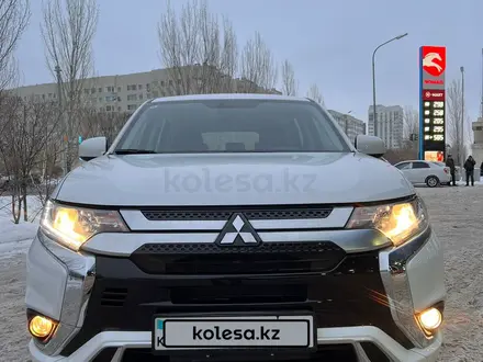 Mitsubishi Outlander 2022 годаүшін11 950 000 тг. в Астана – фото 13