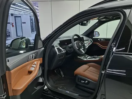 BMW X7 2025 года за 79 900 000 тг. в Алматы – фото 6