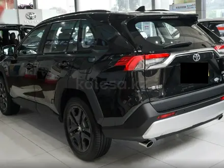 Toyota RAV4 2023 года за 12 440 000 тг. в Алматы – фото 3