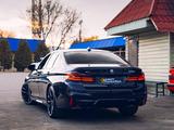 Диффузор BMW G30 G31 M5 стиль черный глянец за 45 000 тг. в Алматы