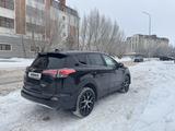 Toyota RAV4 2017 годаfor11 700 000 тг. в Астана – фото 5