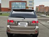 Toyota Fortuner 2006 годаүшін7 800 000 тг. в Петропавловск – фото 4