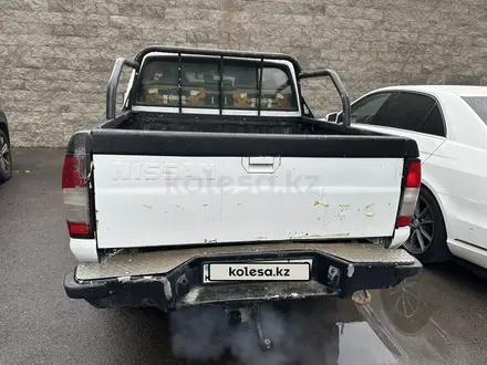 Nissan Navara 2000 года за 3 500 000 тг. в Алматы – фото 2