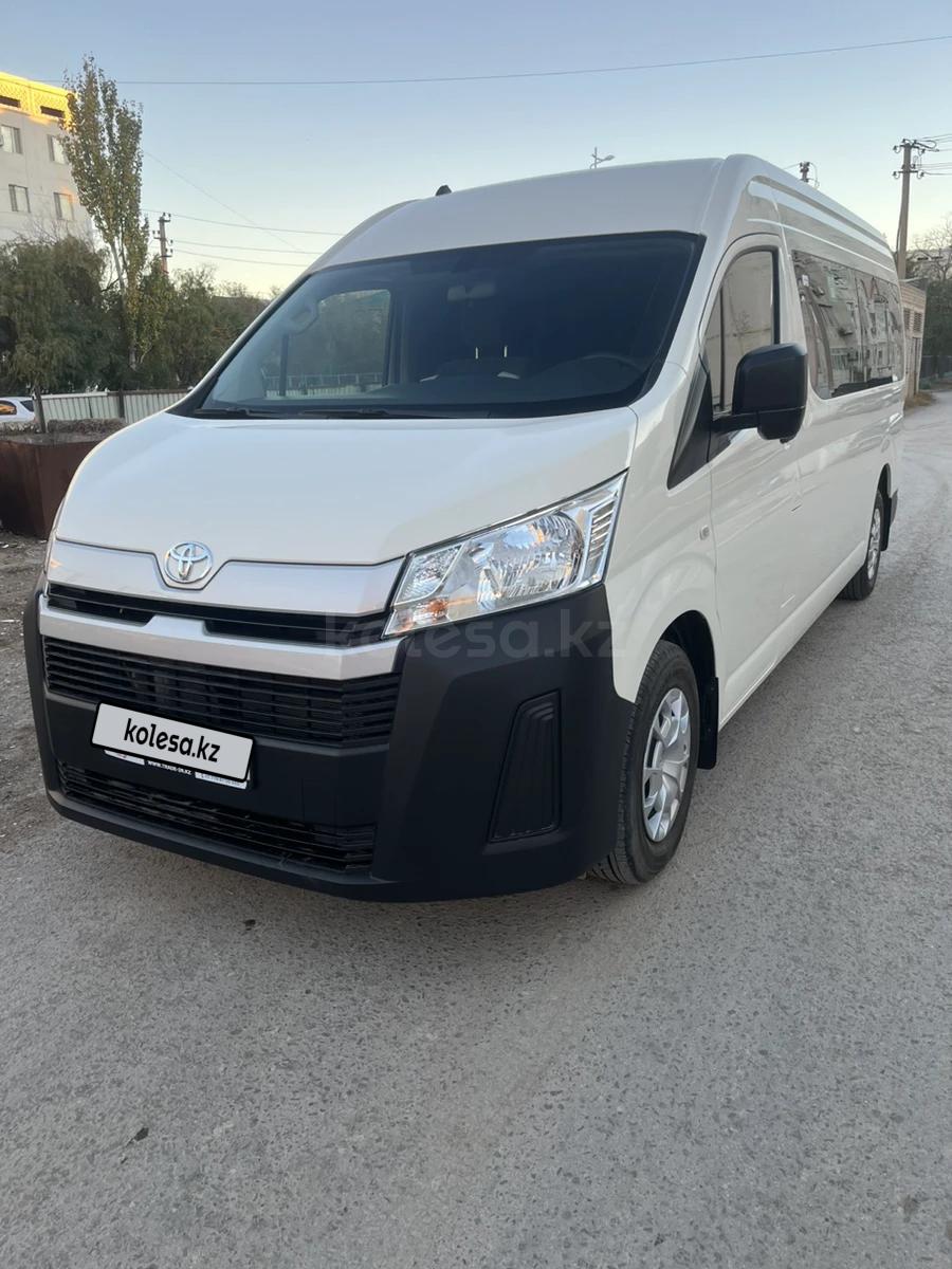 Toyota Hiace 2023 г.