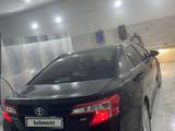 Toyota Camry 2014 года за 5 000 000 тг. в Атырау – фото 2