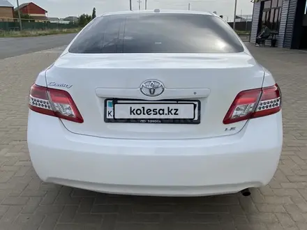 Toyota Camry 2011 года за 7 600 000 тг. в Уральск – фото 3