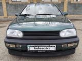 Volkswagen Golf 1995 года за 1 700 000 тг. в Актобе – фото 2