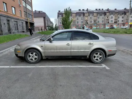Volkswagen Passat 2004 года за 1 650 000 тг. в Костанай – фото 4