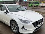 Hyundai Sonata 2022 года за 10 400 000 тг. в Астана