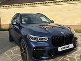 BMW X5 2023 года за 49 000 000 тг. в Алматы – фото 2