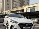 Hyundai Sonata 2018 годаfor8 700 000 тг. в Алматы – фото 5