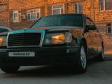 Mercedes-Benz E 230 1992 года за 1 500 000 тг. в Жанаозен – фото 2