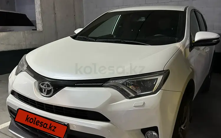 Toyota RAV4 2018 года за 12 500 000 тг. в Алматы