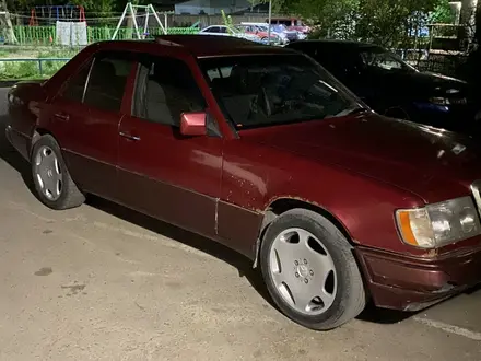 Mercedes-Benz E 260 1993 года за 1 500 000 тг. в Павлодар