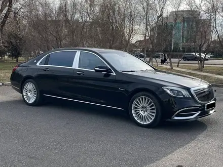 С водителем Mercedes-Maybash S-Klass в Астана – фото 5