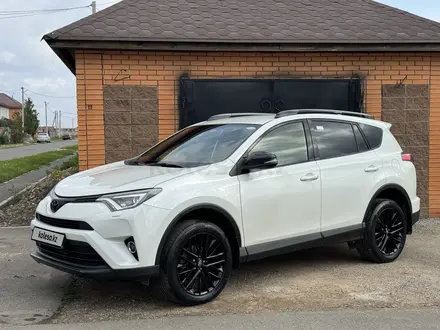 Toyota RAV4 2016 года за 11 300 000 тг. в Астана