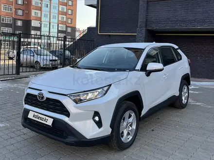 Toyota RAV4 2024 года за 15 600 000 тг. в Актобе