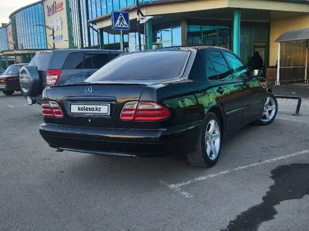 Mercedes-Benz E 200 2000 года за 4 500 000 тг. в Петропавловск – фото 11