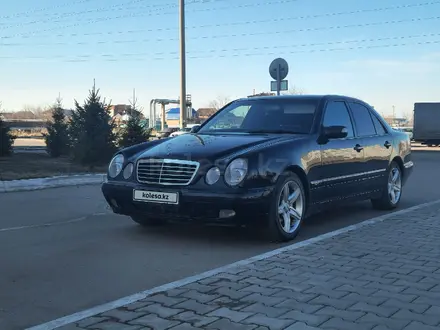 Mercedes-Benz E 200 2000 года за 4 500 000 тг. в Петропавловск – фото 2