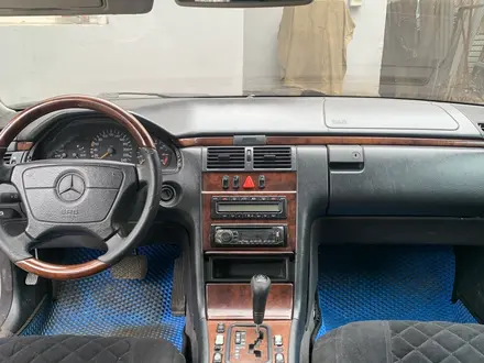 Mercedes-Benz E 55 AMG 1998 года за 4 000 000 тг. в Алматы – фото 4