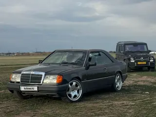 Mercedes-Benz E 230