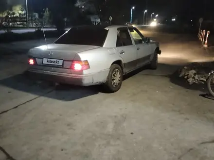 Mercedes-Benz E 200 1992 года за 900 000 тг. в Тобыл – фото 8