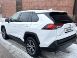 Toyota RAV4 2020 года за 13 000 000 тг. в Астана – фото 3
