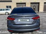 Hyundai Accent 2022 года за 9 250 000 тг. в Караганда