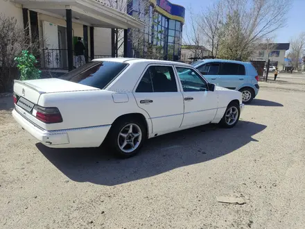 Mercedes-Benz E 260 1990 года за 1 500 000 тг. в Алматы – фото 3