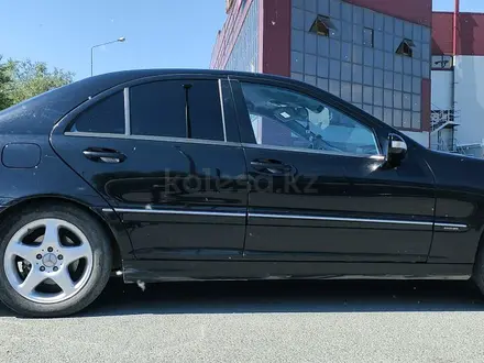 Mercedes-Benz C 320 2001 года за 2 500 000 тг. в Семей – фото 4