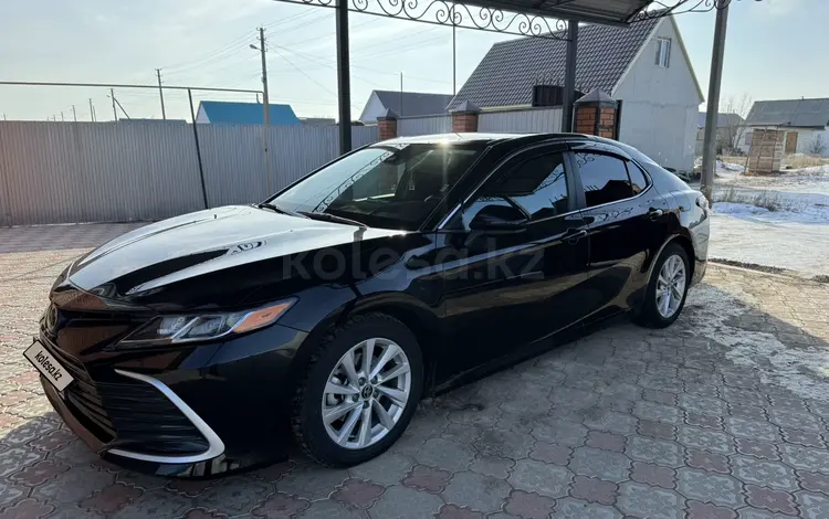 Toyota Camry 2022 годаfor14 800 000 тг. в Уральск