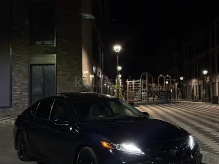 Toyota Camry 2021 года за 11 000 000 тг. в Атырау – фото 3