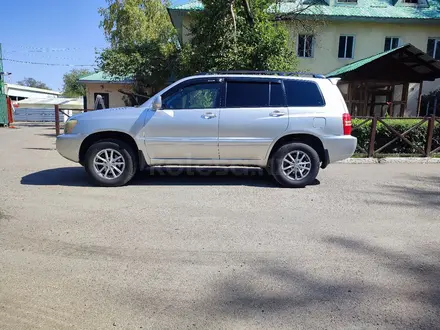 Toyota Highlander 2002 года за 6 150 000 тг. в Алматы – фото 2