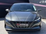 Hyundai Elantra 2022 года за 11 500 000 тг. в Актобе – фото 2